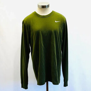 THE NIKE TEE Men Long Sleeve Pullover Dry -Fit Green Casual Shirt Size Medium